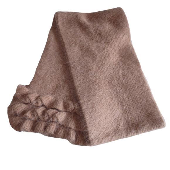 NWT C.C. Fashion Collection Angora Blend Ruffle Tan Scarf - Picture 2 of 8